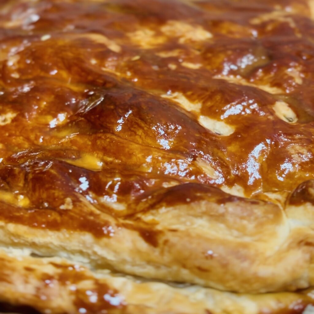 Galette des rois aux pommes et caramel beurre salé